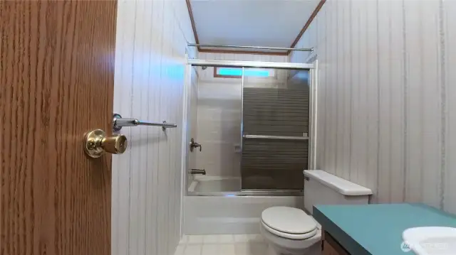 2nd bathroom