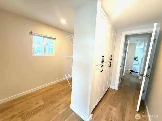 Ensuite entry to primary