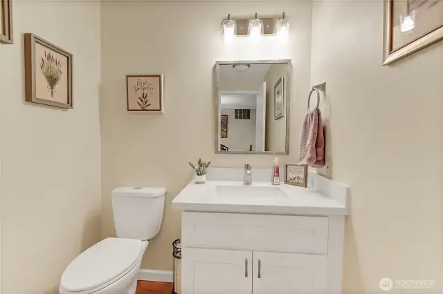 downstairs1/2  bath
