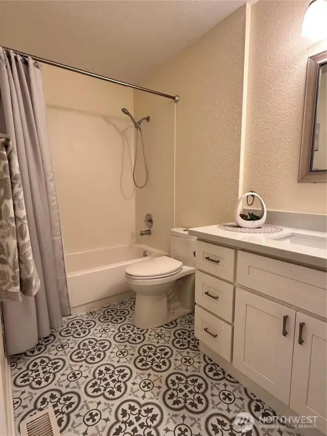 upstairs full bathroom