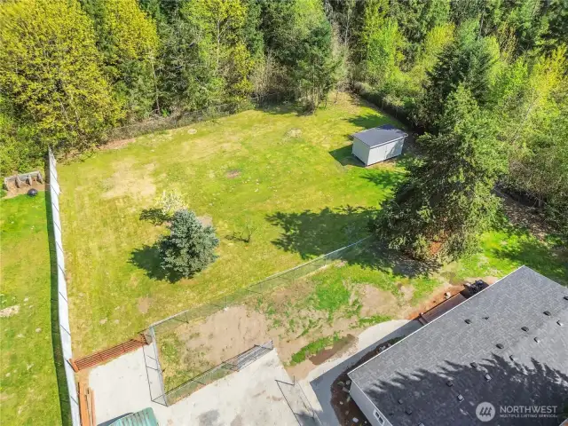 Yard & parking