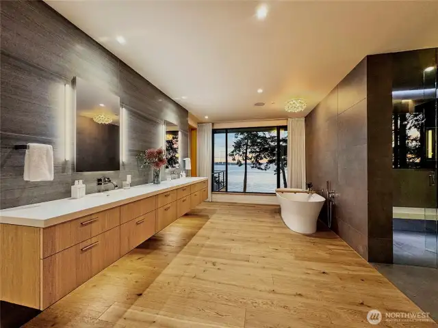Primary suite bath