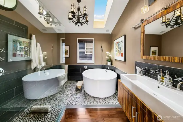 Upper suite bath, double sinks