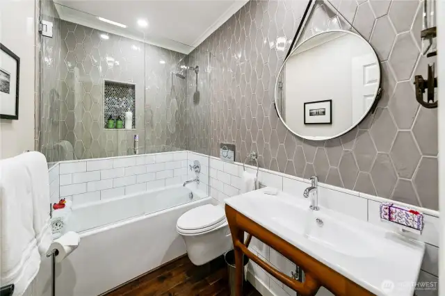 Upper spare bath