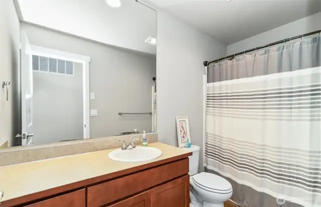 upstairs full bathroom