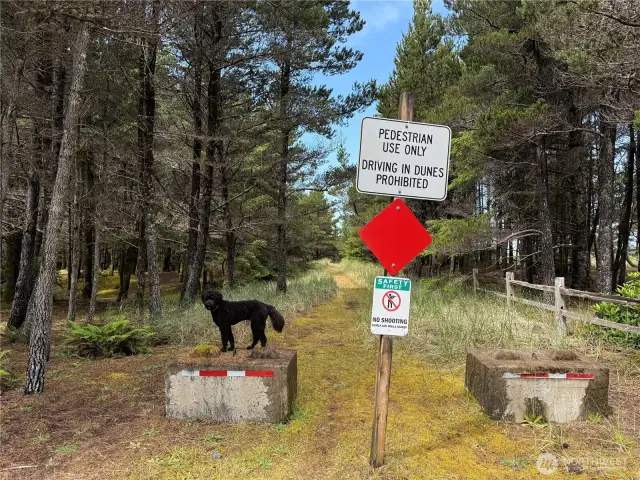 Deeded Path to Beach