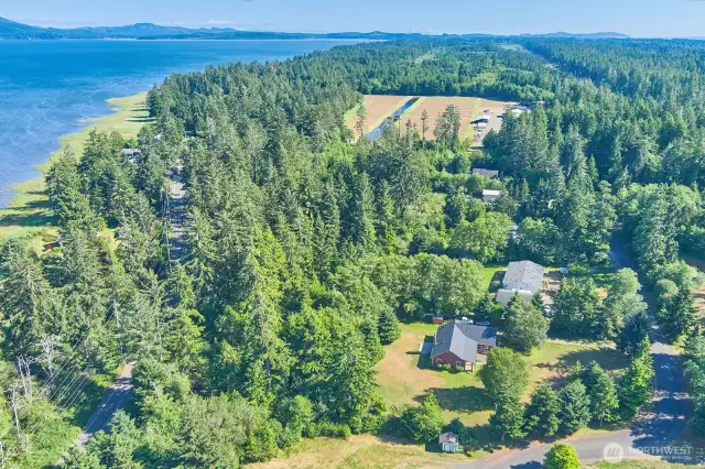Enjoy the best of both worlds on the Long Beach Peninsula: a tranquil rural lifestyle with the beach just minutes away.