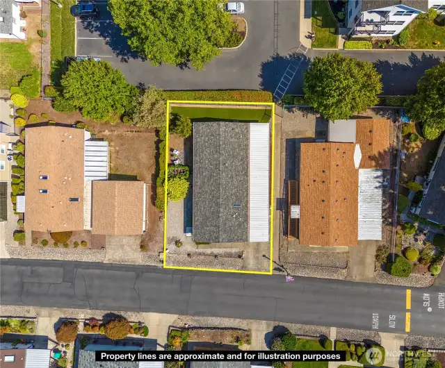 Boundary lines of leased space for illustrative purposes only.