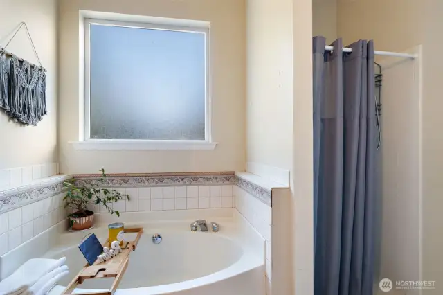 Primary En Suite Bath