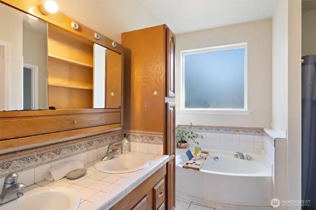Primary En Suite Bath