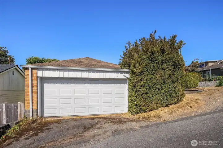 Detached Garage off the alley