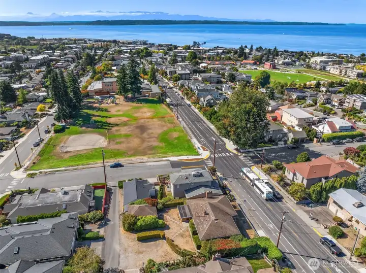 Close to Frances Anderson Center & playfield