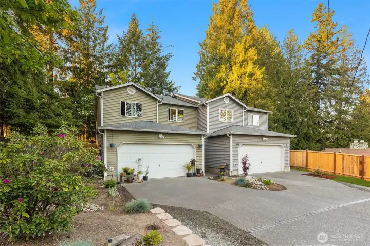 Private duplex, fully rented, walking distance to Lake TAPPs.