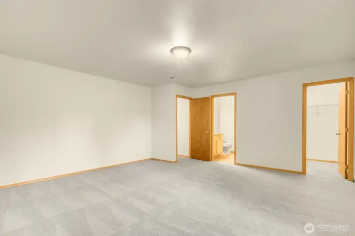 HUGE primary — BRAND NEW CARPET