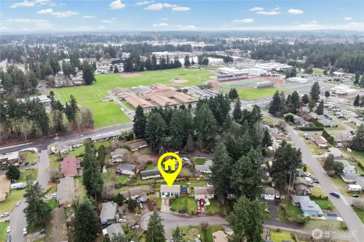 Look at this GREAT location! Super close to Chinook Middle school!