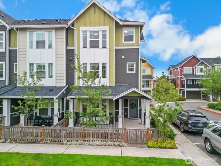 Welcome home to this serene townhome community in the heart of West Seattle!