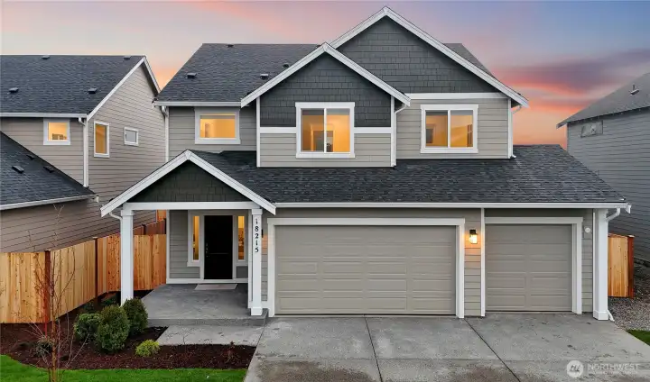 Photos of a previously built Rainier plan. SOme upgrades may appear that are no longer available.