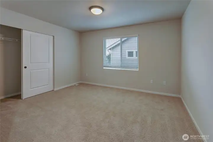 Photos of a previously built Rainier plan. SOme upgrades may appear that are no longer available.