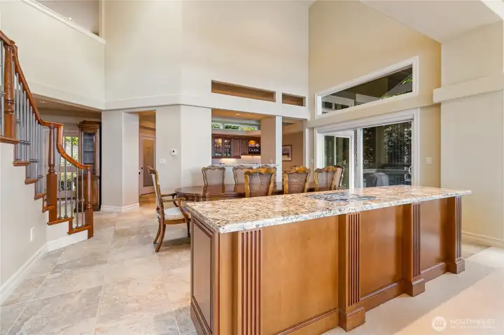 Room divider/cabinet between dining and living room