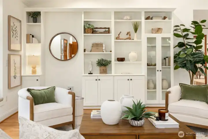 LOVE this focal point built-in bookcase.