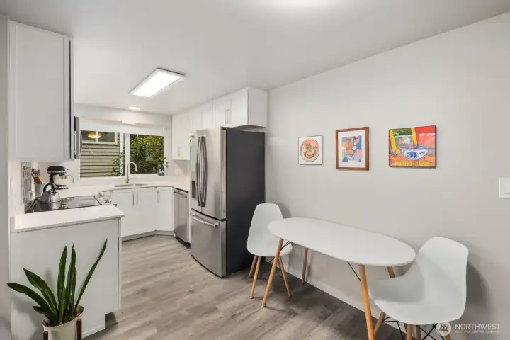 Dining area off kitchen