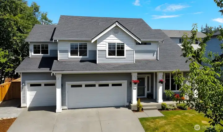 This modern craftsman is turn key and ready to move in and enjoy! This modern craftsman is turn key and ready to move in and enjoy!