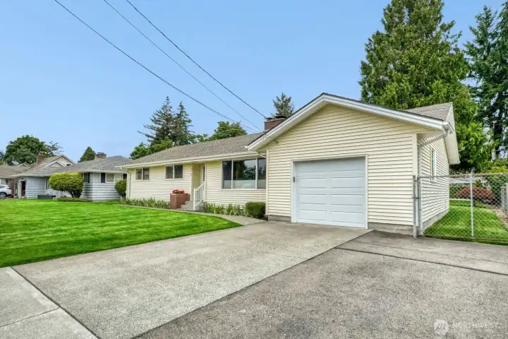 Attached 1-Car Garage