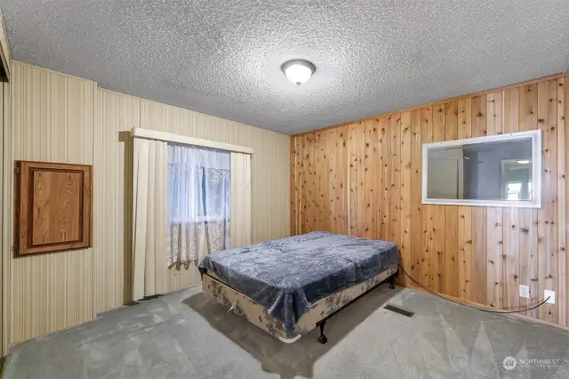 Spacious 2nd Bedroom