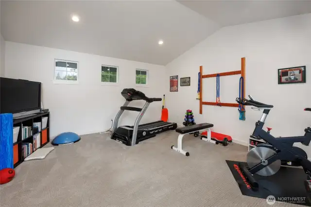 Large upstairs bonus room could be used as a 4th bedroom.