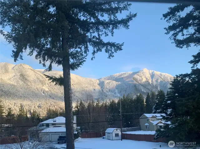 Spectacular Mt Si views!