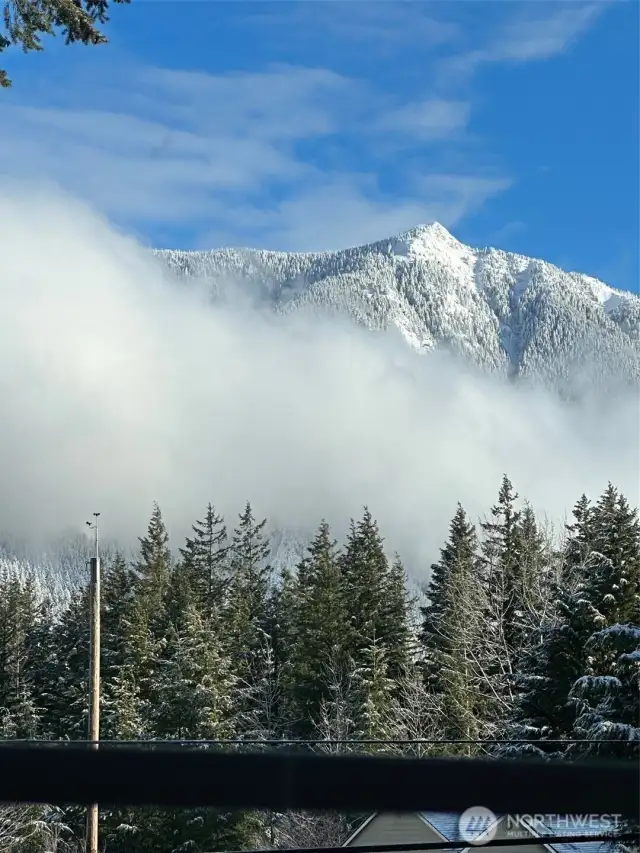 Spectacular Mt Si views!