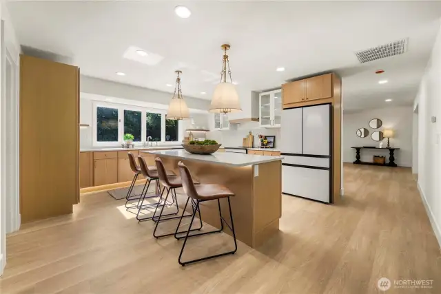LUXURY APPLIANCES, FINISHES, UNDER LIGHTING AND MORE.