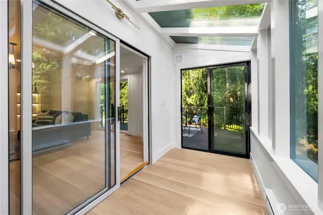 SOLARIUM / GARDEN ROOM WITH SINK