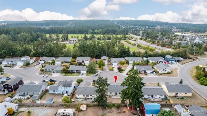 Walking distance to Fort Nugent Park
