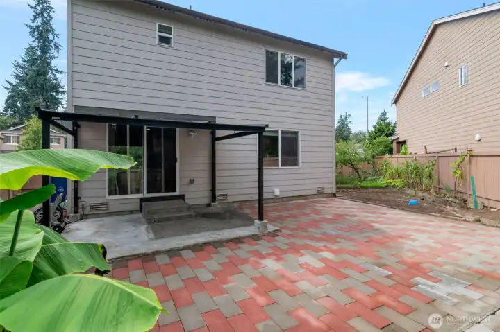 Big open and level backyard