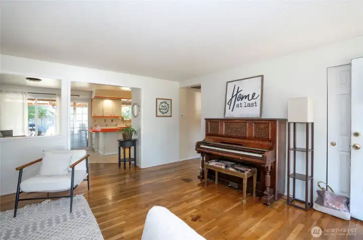 Entrance to the living room