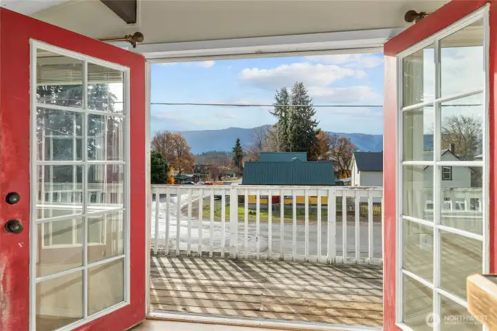 Large view windows overlooking Peoh Point.