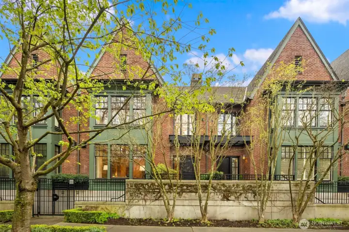 Traditional brownstone townhouse designed by Mithun Architects