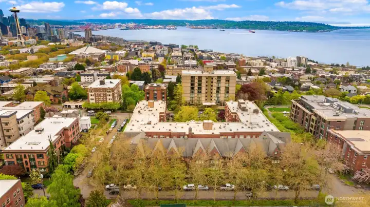 Ideal location just one block to Kerry Park