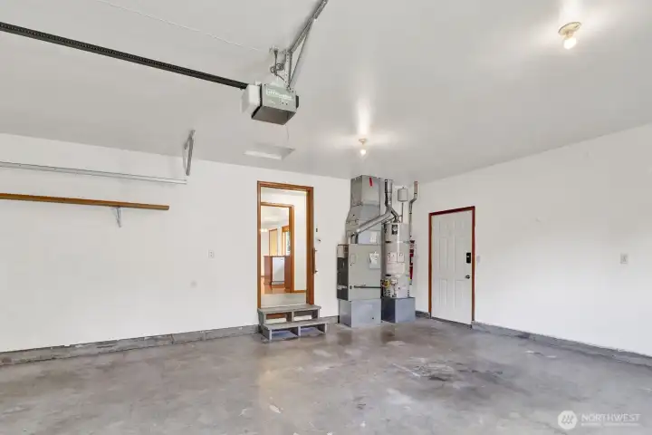 2 car garage with door to back yard.