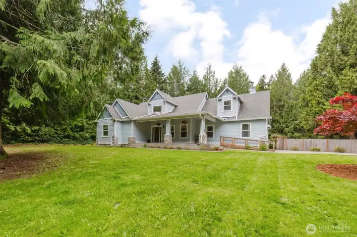 Huge front yard sets home back from private road