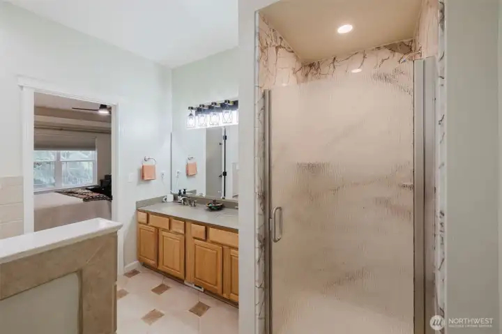 Recently updated shower.