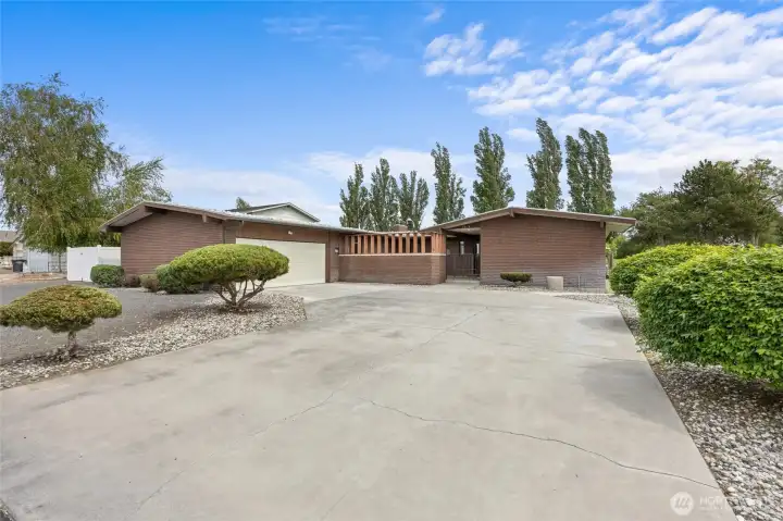 Large Driveway Large Driveway