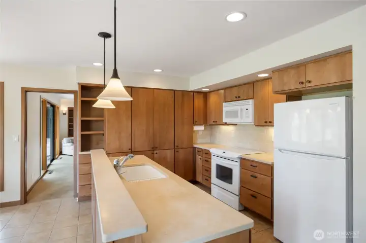 Kitchen w/ eating space Kitchen w/ eating space