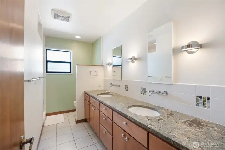 Hall Bathroom w/ dual vanities Hall Bathroom w/ dual vanities