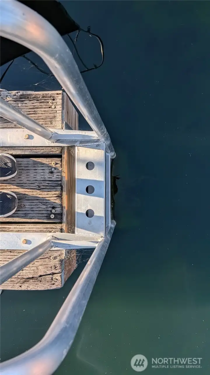 Sturdy aluminum steps to easily access your smaller vessels Sturdy aluminum steps to easily access your smaller vessels