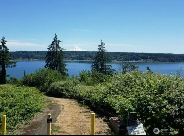 Top of trail to the beach