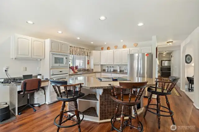Kitchen with Eating Bar