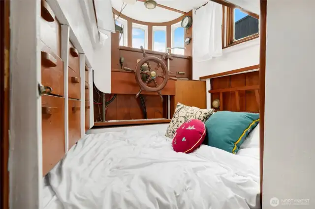 Cozy Sleeping Nook-Custom Mattress Conveys