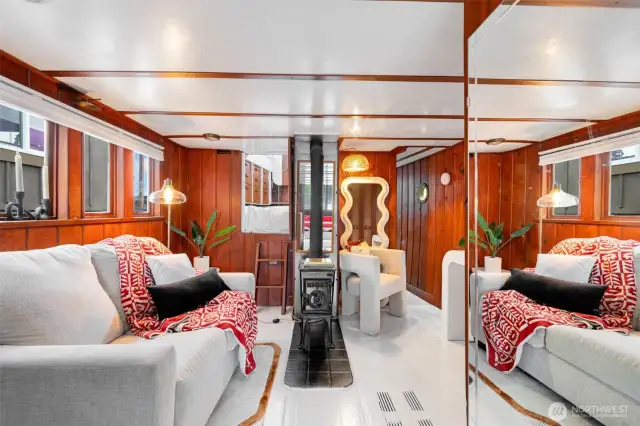 Stylish & Cozy, this Adorable Home is Ready for Summer!